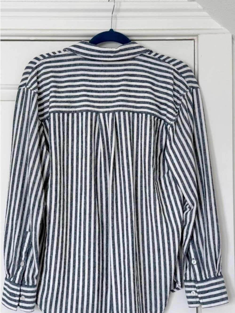 Banana Republic Blue & White striped linen button down blouse - Picture 3 of 8